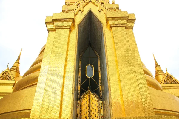 Pagoda Oro Wat Phra Kaew Templo Del Buda Esmeralda Bangkok —  Fotos de Stock