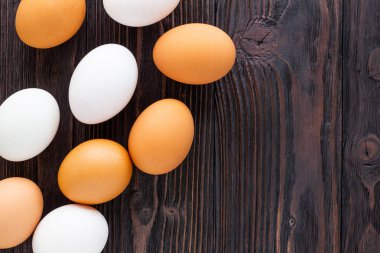 Tavuk ve ördek yumurta ahşap tablo.