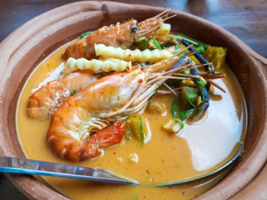 Hindistan cevizi sütünde karides köri, Tay gıda.