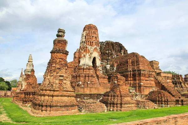 Wat Mahathat im historischen Park von Ayutthaya, Thailand. — Stockfoto
