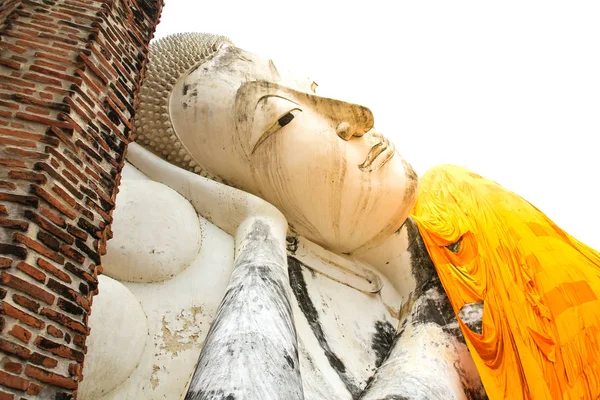 Big reclining buddha statue in Wat Khun Inthapramun temple , Ang — Stock Photo, Image