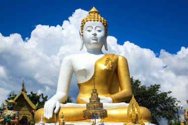 Wat Phara 'daki Büyük Buda Doi Kham Tapınağı, Chiang Mai, Tayland