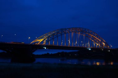 Gece boyunca Waalbridge Nijmegen