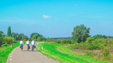 Üç tanınmaz insan döngüsü