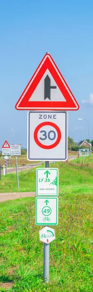Několik nizozemských silničních dopravních znamení — Stock fotografie