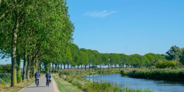 Polder iki tanınmaz bisikletçiler döngüsü