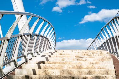 Hollanda 'da Yürüyen Köprü Mimarisi