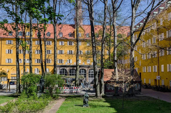 Quartiere Borstay, Monaco di Baviera, Germania una zona incredibile della città, case e cortili — Foto Stock