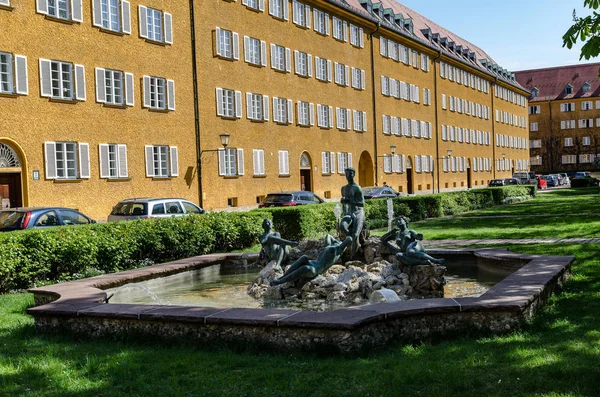 Borstay ilçe, Münih, Almanya şehrin inanılmaz bir alan, evler ve avlular