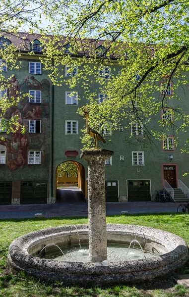 Borstay ilçe, Münih, Almanya şehrin inanılmaz bir alan, evler ve avlular