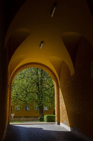 Borstay ilçe, Münih, Almanya şehrin inanılmaz bir alan, evler ve avlular