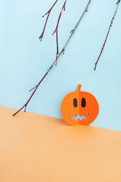 Zucca Halloween Fatto Carta Sfondo Pastello Buon Halloween Composizione Minimale — Foto Stock