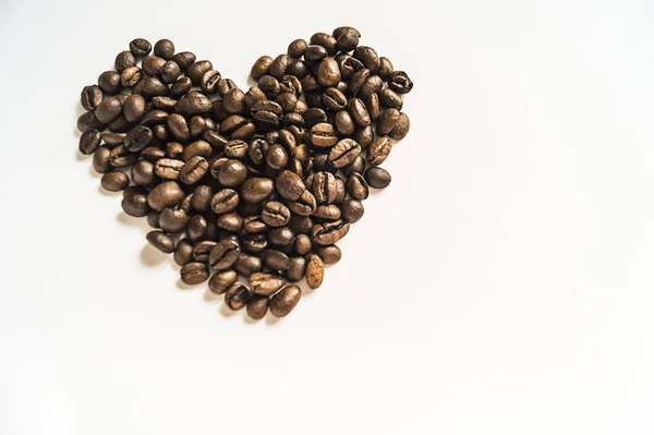 Muster Mit Kaffeebohnen Weißen Hintergrund Auf Schwarzem Hintergrund Für Dekoration — Stockfoto