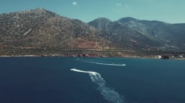Yunanistan, Girit, Bali Köyü, bağlantı noktası ve evler mavic pro robot