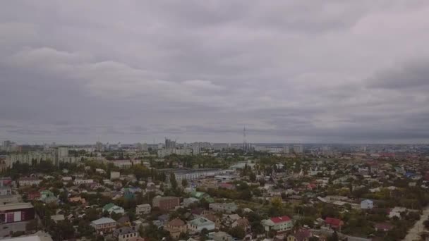 Panorama Ciudad Desde Una Altura Tiempo Nublado Cielo Nubes Oscuras — Vídeos de Stock