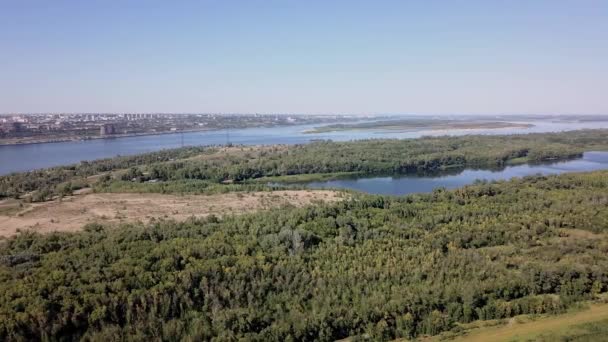 Panorama Van Bovenaf Met Uitzicht Stad Bos Glade Rivier Landweg — Stockvideo