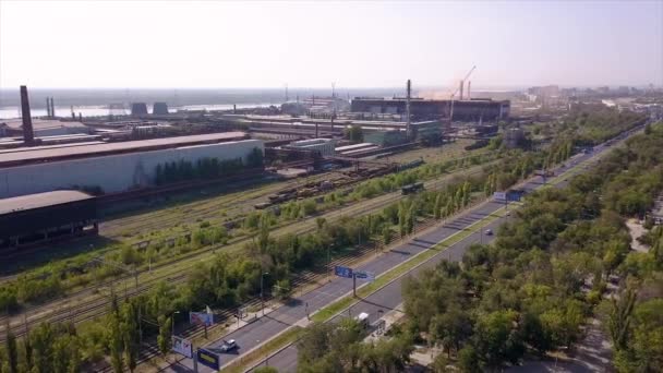 Panorama Den Industriella Zonplanera Mång Lane Väg Järnväg Spårar Parkera — Stockvideo