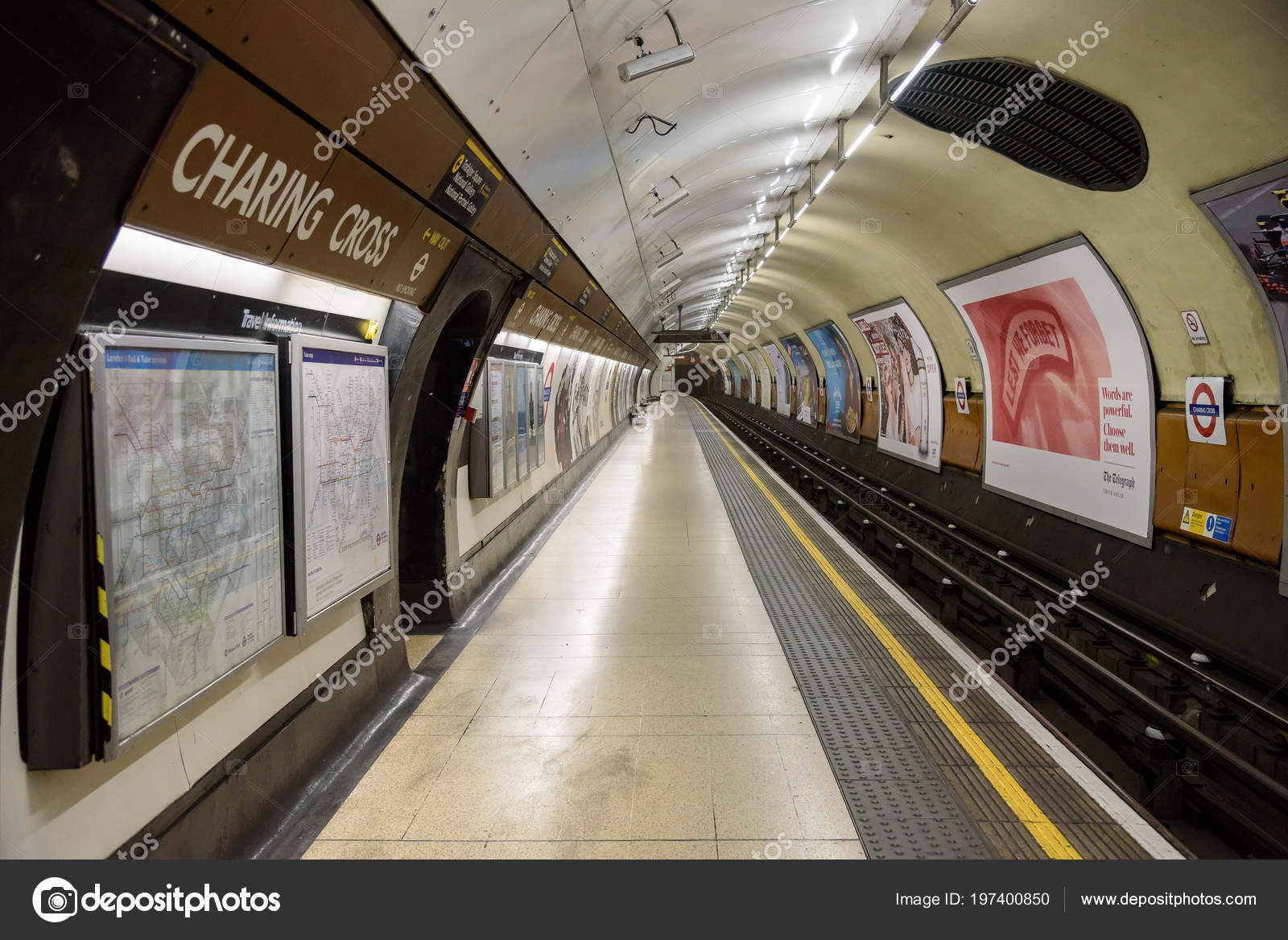 London Appril 2018 Empty Charing Cross Bakerloo Line Tube