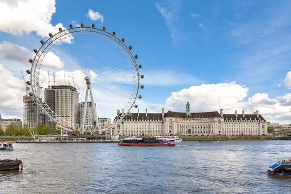 Лондон Великобритания Апреля 2018 Года London Eye County Hall Thames — стоковое фото