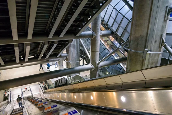 Londres Reino Unido Abril 2018 Arquitetura Subterrânea Incrível Estação Metrô — Fotografia de Stock