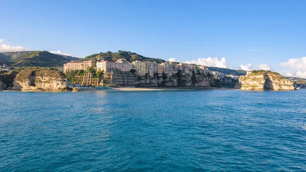 Узбережжя Tropea Міста Видно Моря Калабрія Італія — стокове фото