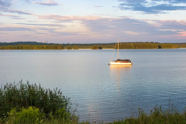 Yacht Sul Lago Pogoria Tramonto Dabrowa Gornicza Polonia — Foto Stock