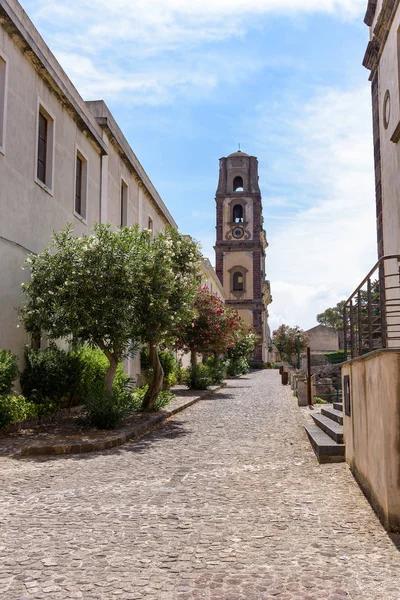 Dzwonnica Katedry Lipari Końcu Ulicy Castello Mieście Lipari Wyspy Liparyjskie — Zdjęcie stockowe