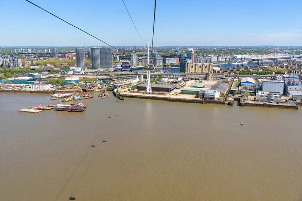 Widok z lotu ptaka z gondoli linii Emirates Air Line w Londynie — Zdjęcie stockowe