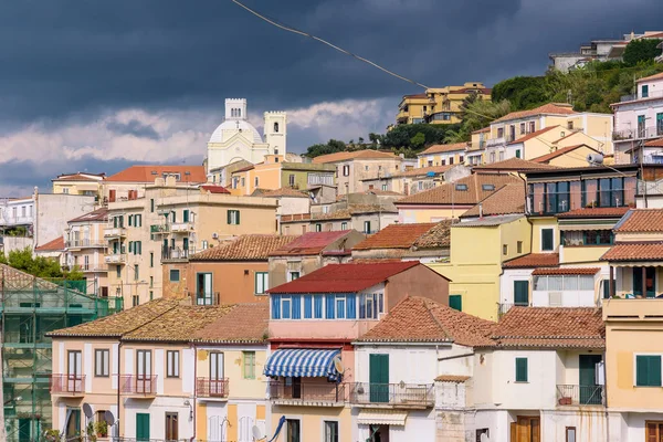 Edificios residenciales en Pizzo en Calabria —  Fotos de Stock