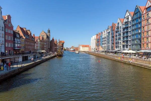 Gdaňsk Polsko Června 2020 Slavný Pohled Řeku Motlawu Ostrově Granary — Stock fotografie