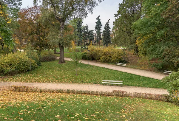 Kolorowa Jesień Ogrodzie Saskim Centrum Warszawy — Zdjęcie stockowe