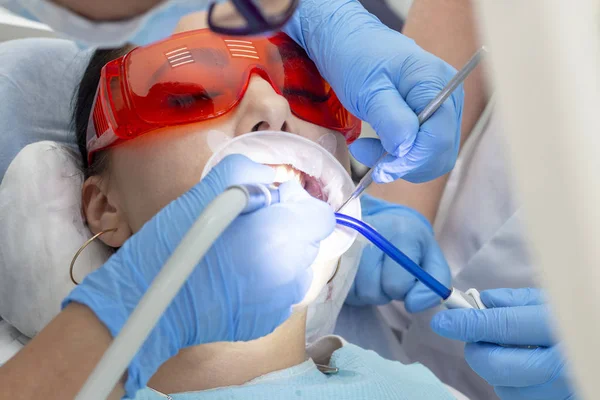 Лечение Зубов Кариес Бортовой Станок Профилактический Осмотр Стоматолога Кариес Зубе — стоковое фото
