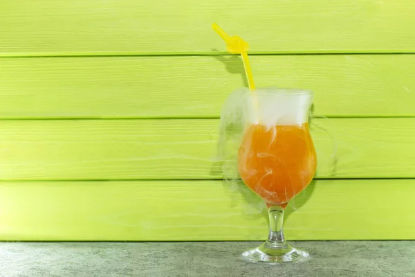 Cóctel Con Nitrógeno Líquido Cóctel Naranja Refrescante Verano Vaso Precipitados — Foto de Stock