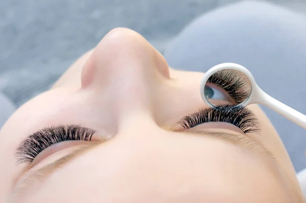 Eyelash Extension Procedure Beautiful Woman Long Eyelashes Beauty Salon Eyelashes — Stock Photo, Image