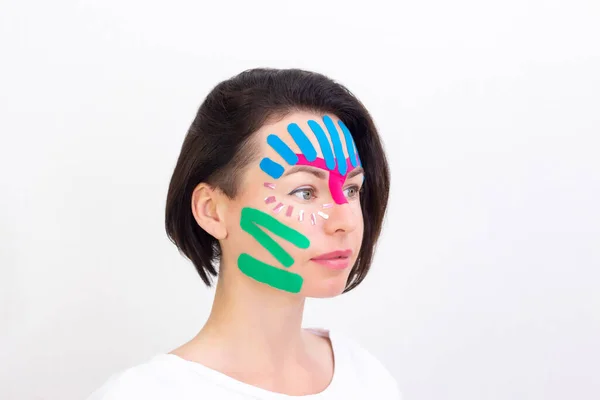 Face Taping Close Van Een Meisje Gezicht Met Cosmetologische Rimpel — Stockfoto
