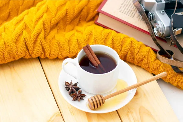 Aromatic Hot Cinnamon Tea Covered Warm Scarf Wooden Autumn Background — Stock Photo, Image