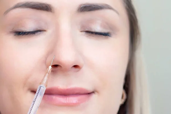 Young Woman Receiving Cosmetic Injection Botox Close Woman Beauty Salon — Stock Photo, Image