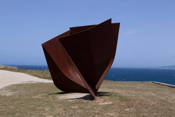 Güneş Kupası, Pepe Galan 'ın korten çelikten yapılmış ve 8 Temmuz 2020 tarihinde Herminia Point' te bulunan Herkül Kulesi 'nin bir heykeli.