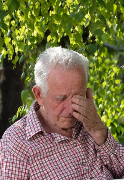 Retrato Del Anciano Llorando Banco Parque — Foto de Stock