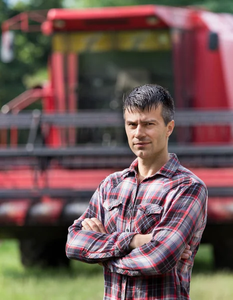 Confident Handsome Farmer Standing Crossed Arms Front Combine Harvester Farm — Stock Photo, Image