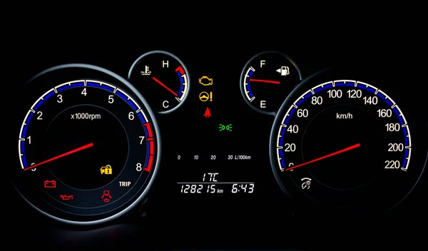 Närbild Hastighetsmätare Instrumentbrädan Natten — Stockfoto