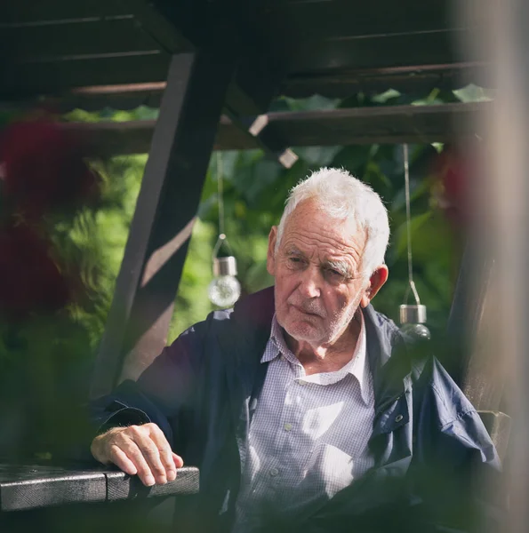 Portrait Old Sad Man Depressed Facial Expression Sitting Bench Park — Stock Photo, Image