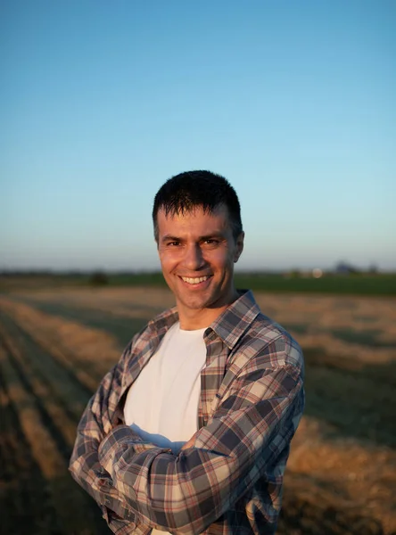 Handsome Farmer Crossed Arms Standing Field Harvest — Stock Photo, Image