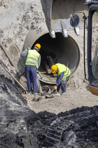 Trench Bed Preparation Crews Install New Big Pipe Site — Stock Photo, Image