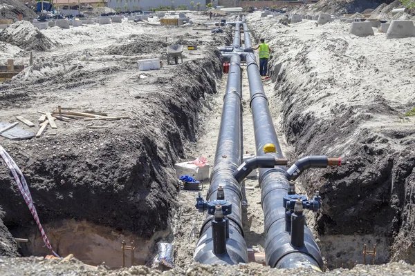 Instalación de tuberías para el sistema de calefacción — Foto de Stock