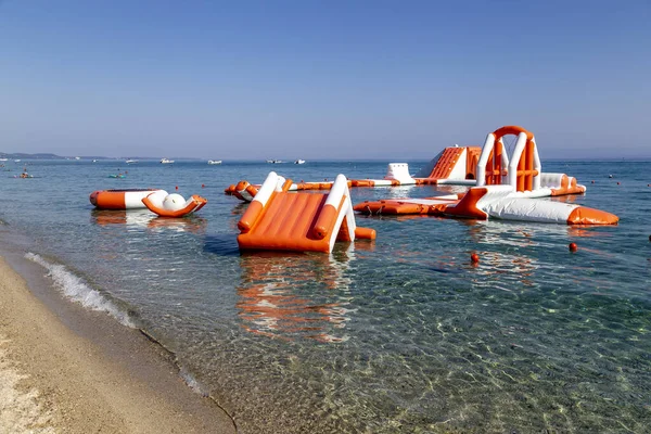 Parco gonfiabile all'aperto dell'acqua — Foto Stock