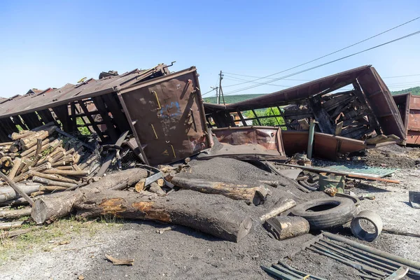 貨物列車脱線事故で損傷 — ストック写真