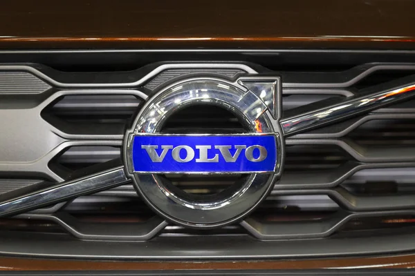 Front grill on Volvo vehicle — Stock Photo, Image