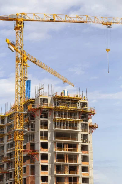 New building construction with crane — Stock Photo, Image