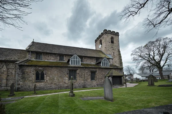 Old English Church Cloudy Day — Stock fotografie